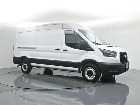 New 2026 Ford Transit 250 148 Medium Roof w/ Load Area Protection Package RWD image 19