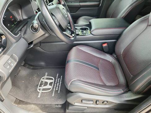 Certified 2025 Honda Pilot Black Edition image 10