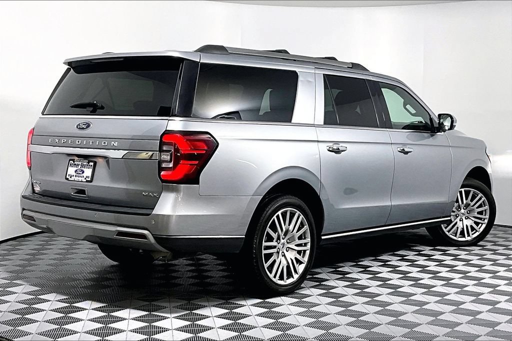 Used 2024 Ford Expedition Max Limited AWD/4WD image 12