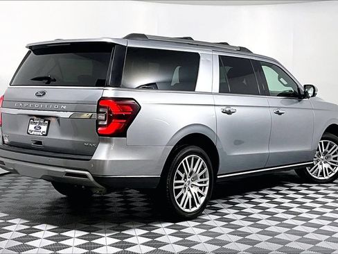 Used 2024 Ford Expedition Max Limited AWD/4WD image 12