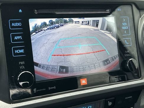 Used 2019 Toyota Tacoma TRD Off-Road AWD/4WD image 18