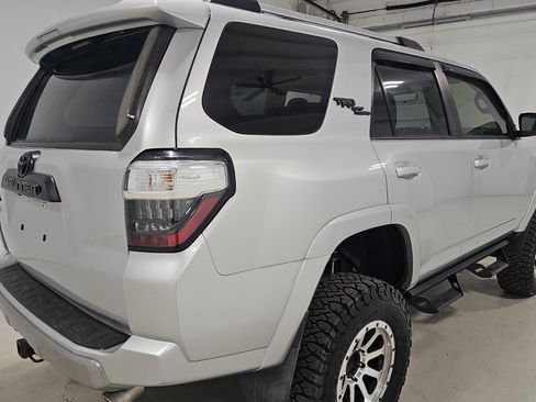 Used 2018 Toyota 4Runner TRD Off-Road AWD/4WD image 3