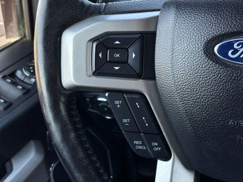 Used 2020 Ford F250 Lariat w/ Lariat Ultimate Package AWD/4WD image 37