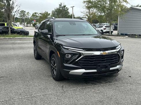 Certified 2025 Chevrolet TrailBlazer LT w/ LT Cold Weather Package FWD image 8