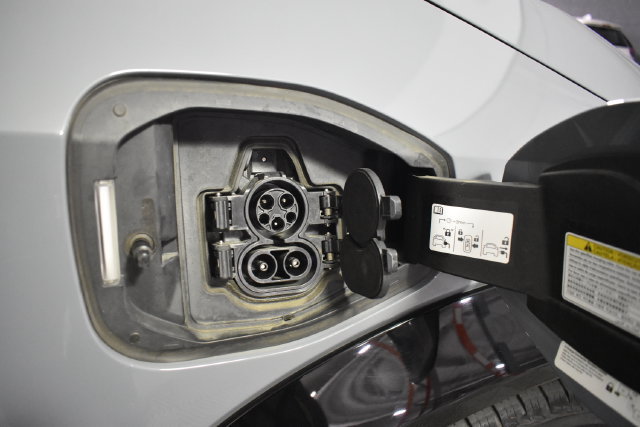 Certified 2024 Nissan Ariya AWD image 43