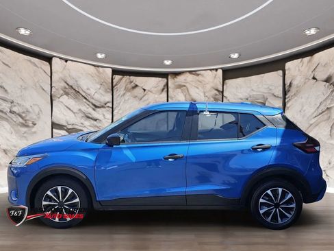 Used 2022 Nissan Kicks S FWD image 4