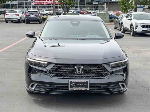 Used 2023 Honda Accord Touring image 6