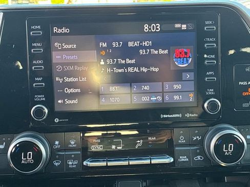 Used 2022 Toyota Highlander XLE FWD image 18