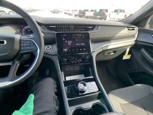 New 2026 Jeep Grand Cherokee L 4WD image 18