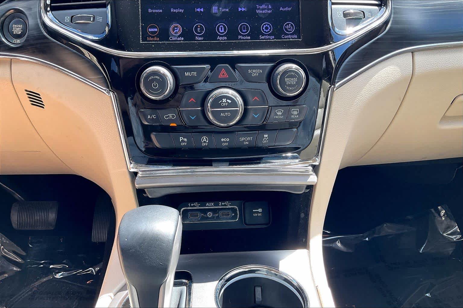 Used 2019 Jeep Grand Cherokee Limited w/ Luxury Group II RWD image 32