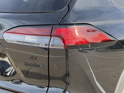 Used 2024 Toyota Corolla Cross SE image 7