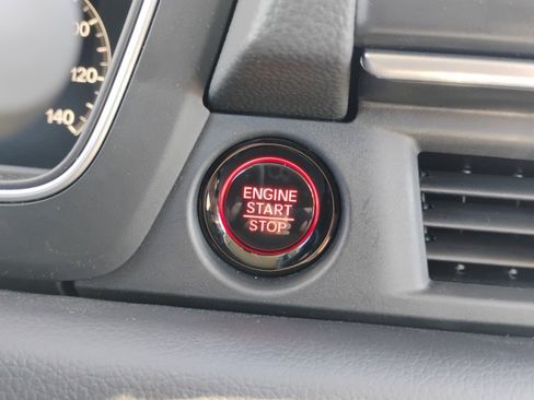 Certified 2025 Honda Pilot Touring image 20