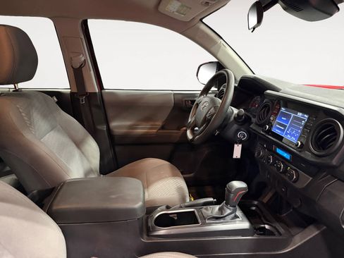 Used 2022 Toyota Tacoma SR AWD/4WD image 16