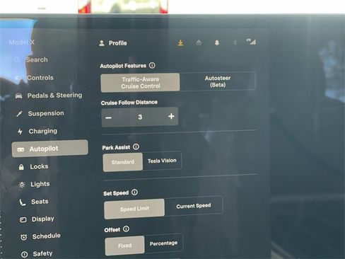 Used 2022 Tesla Model X image 13