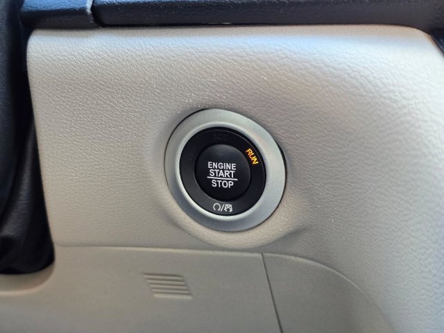 Used 2024 Chrysler Pacifica Touring-L FWD image 29
