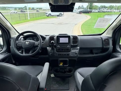 Used 2026 RAM ProMaster 2500 w/ Convenience Group FWD image 6