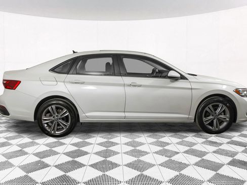 Used 2023 Volkswagen Jetta SE FWD image 12