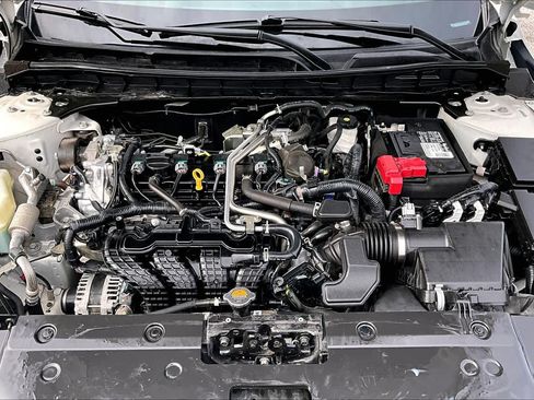 Certified 2022 Nissan Altima 2.5 SV w/ SV Premium Package FWD image 32