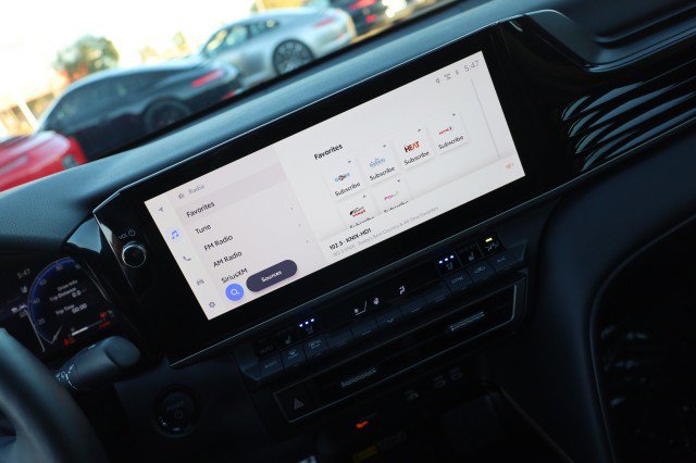 Used 2025 Toyota Camry XSE w/ Premium Package FWD image 30
