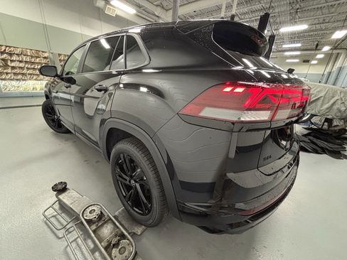 New 2026 Volkswagen Atlas Cross Sport SEL R-Line image 9