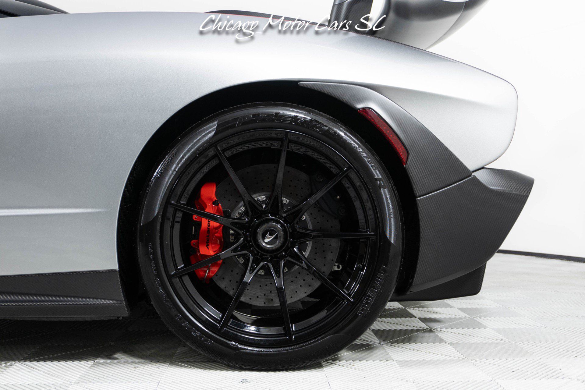 Used 2019 McLaren Senna RWD image 4