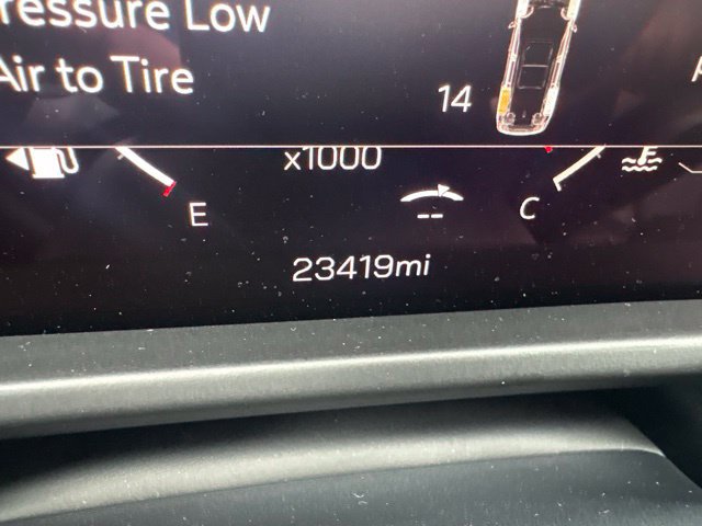 Used 2026 GMC Acadia Elevation w/ Elevation Premium Package FWD image 10