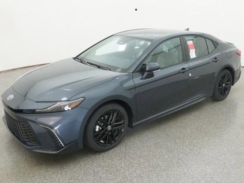 New 2026 Toyota Camry SE image 1