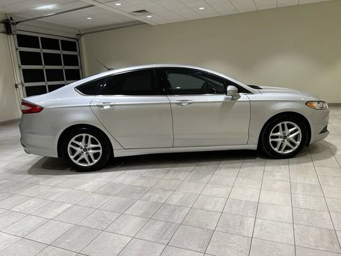 Used 2016 Ford Fusion SE FWD image 6