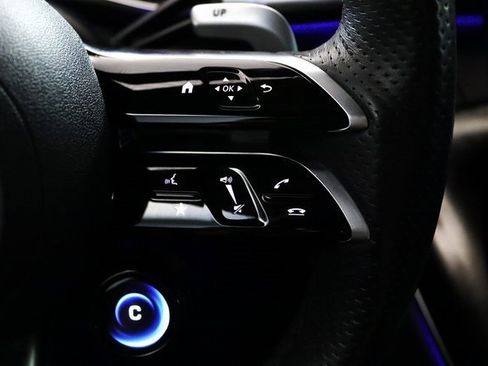 Used 2022 Mercedes-Benz SL 55 AMG 4MATIC w/ Driver Assistance Package image 7