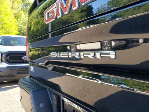 Used 2023 GMC Sierra 1500 AT4 w/ Technology Package image 7