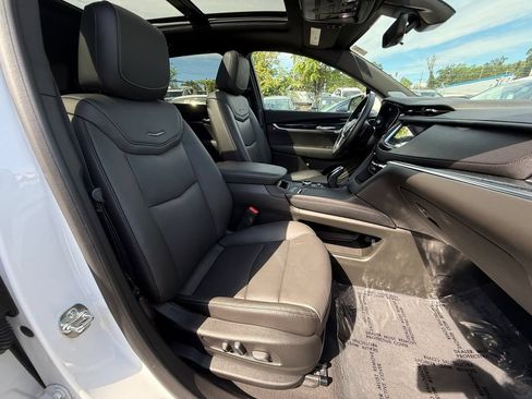 Used 2025 Cadillac XT5 Premium Luxury w/ Technology Package AWD/4WD image 26