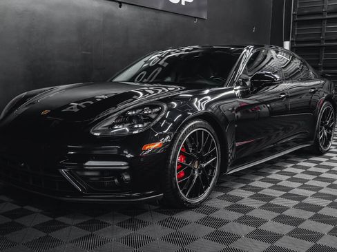 Used 2018 Porsche Panamera Turbo image 32