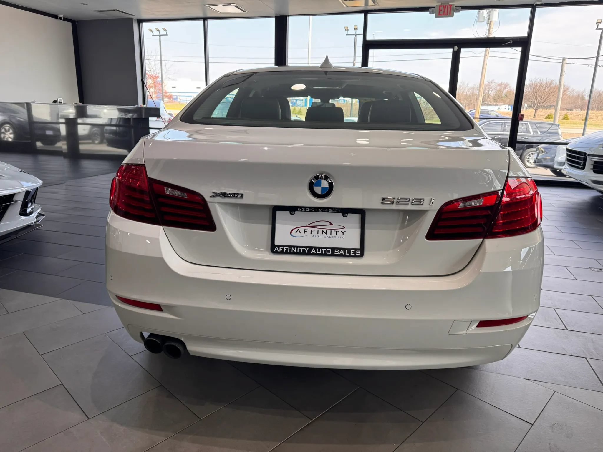 Used 2015 BMW 528i xDrive Sedan AWD/4WD image 4