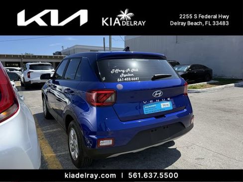 Used 2021 Hyundai Venue SE FWD image 8