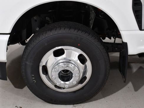 New 2026 Ford F350 Platinum w/ Platinum Plus Package AWD/4WD image 24