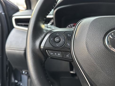 Certified 2022 Toyota Corolla Cross LE image 18