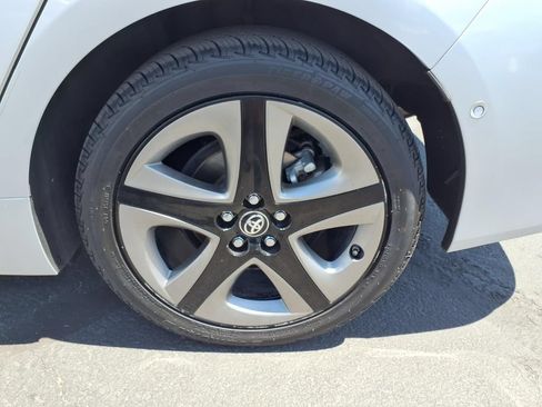 Used 2019 Toyota Prius XLE w/ Carpet Mat Package FWD image 14