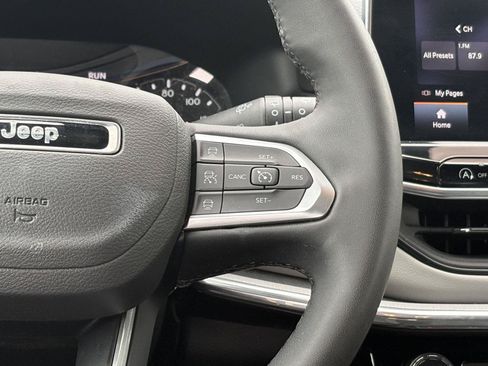 Used 2023 Jeep Compass Limited AWD/4WD image 10