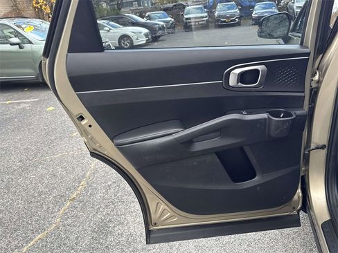 Used 2021 Kia Sorento S w/ Panoramic Sunroof Package image 11