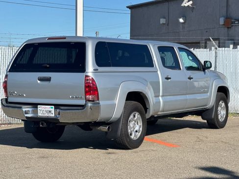 Used 2005 Toyota Tacoma 4x4 Double Cab w/ SR5 Pkg #8 image 3
