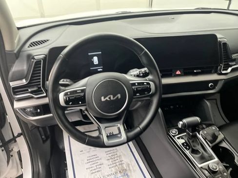 Used 2024 Kia Sportage EX AWD/4WD image 15