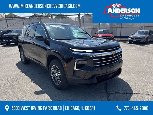 Used 2025 Chevrolet Traverse LT FWD image 1