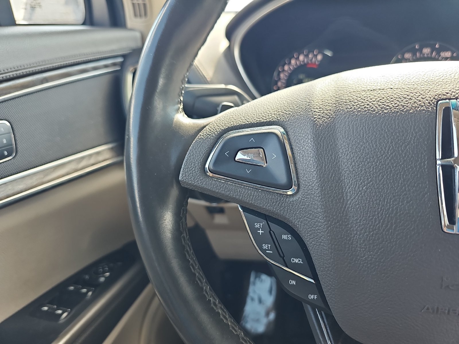 Used 2017 Lincoln MKX Reserve AWD/4WD image 17