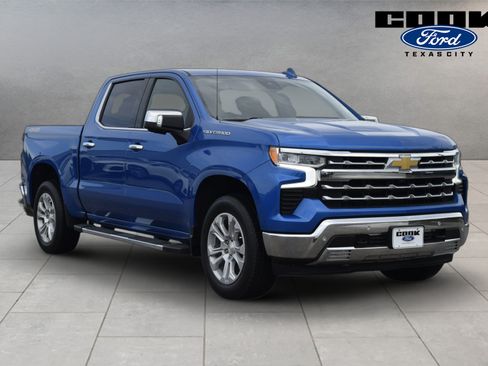 Used 2022 Chevrolet Silverado 1500 LTZ w/ LTZ Premium Package AWD/4WD image 2