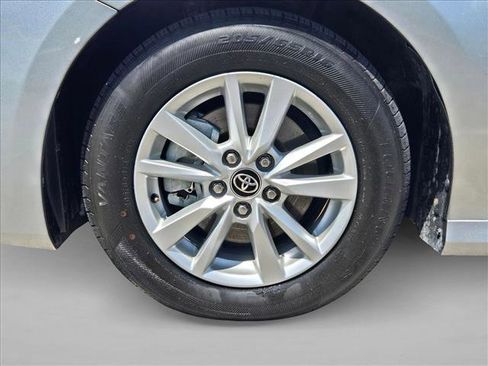 Used 2025 Toyota Camry LE image 22