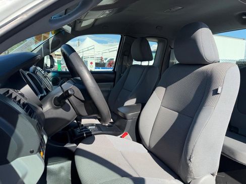 Used 2013 Toyota Tacoma 2WD Access Cab image 18