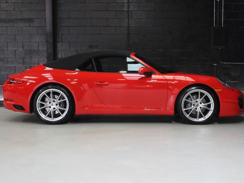 Used 2019 Porsche 911 Carrera w/ Sportdesign Package image 16