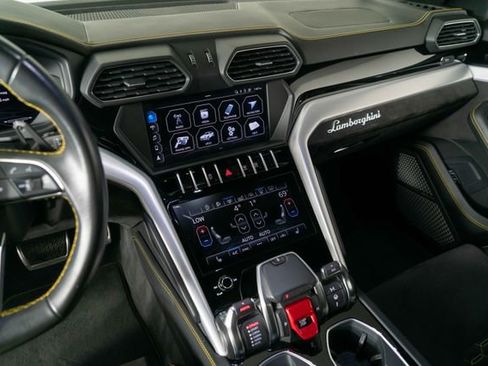 Used 2019 Lamborghini Urus Base image 23