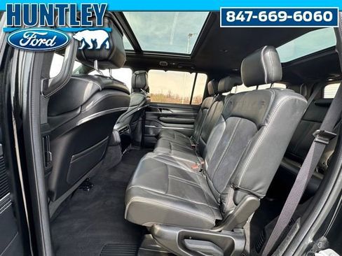 Used 2022 Jeep Grand Wagoneer Series II AWD/4WD image 19