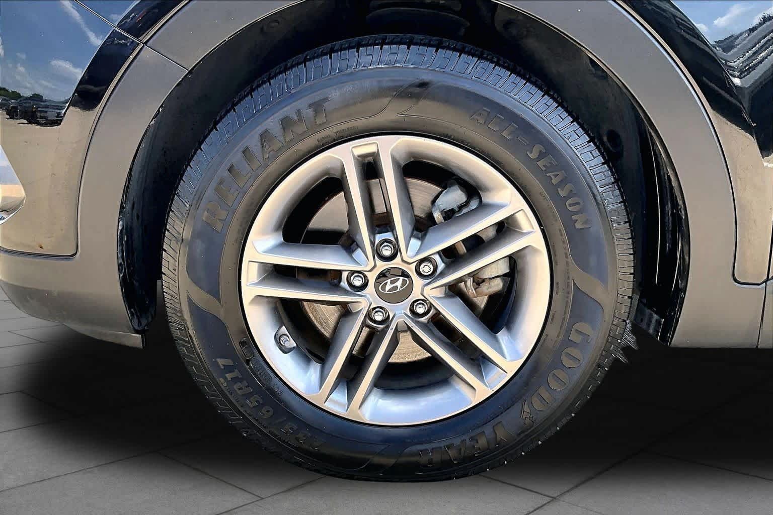 Used 2017 Hyundai Santa Fe Sport FWD image 10